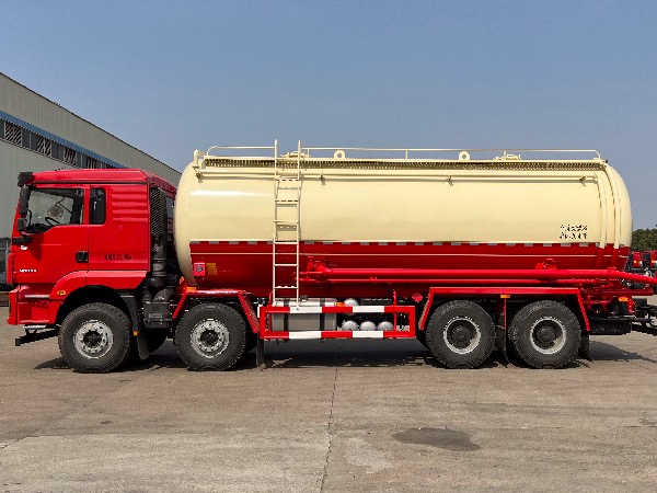 8x4陜汽德龍SGZ5312GFLSX6型油田專(zhuān)用下灰罐車(chē)