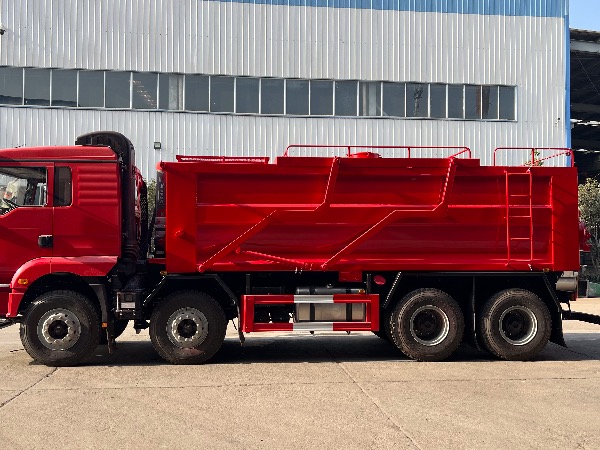 8x4陜汽德龍M3000系列21-23立方油田專(zhuān)用【壓裂砂罐車(chē)】