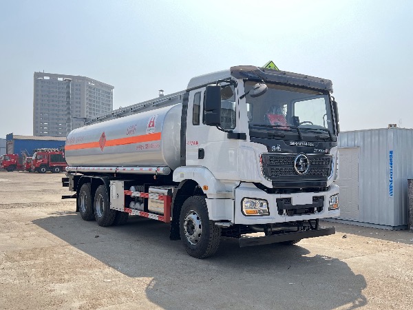 新款6x4陜汽德龍M3000 S版易燃液體罐式運輸車(chē)/陜汽牌SCS5263GRYSX6型18-20立方原油專(zhuān)用運輸罐車(chē)