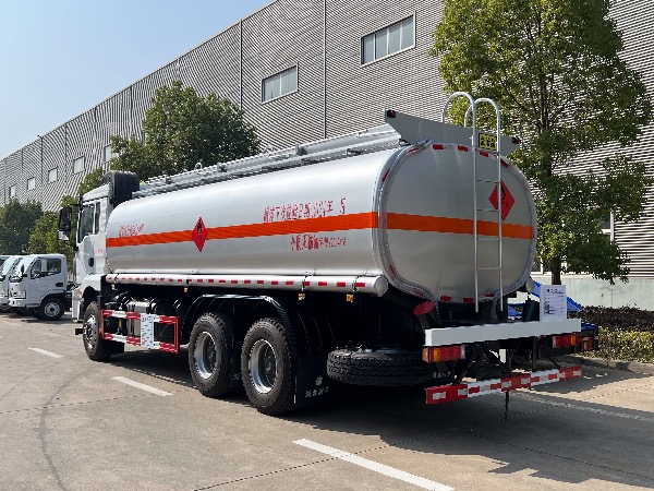 新款6x4陜汽德龍M3000 S版易燃液體罐式運輸車(chē)/陜汽牌SCS5263GRYSX6型18-20立方原油專(zhuān)用運輸罐車(chē)